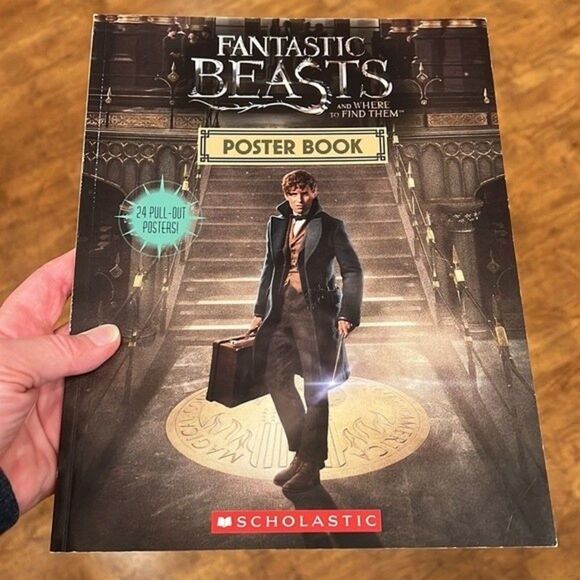 Fantastic Beasts and Where to Find Them Poster Book - Picture 4 of 4